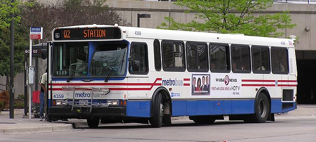 A Metro bus painted in third-generation bus livery.  Photo from Wikipedia.
